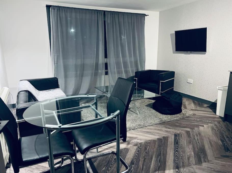 Barnton Apartment Единбург Екстериор снимка